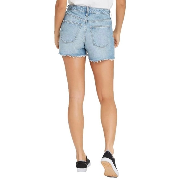 NWT - Universal Thread High-Rise Midi Stretch Button Denim Jean Shorts, Size 8 - Picture 2 of 13
